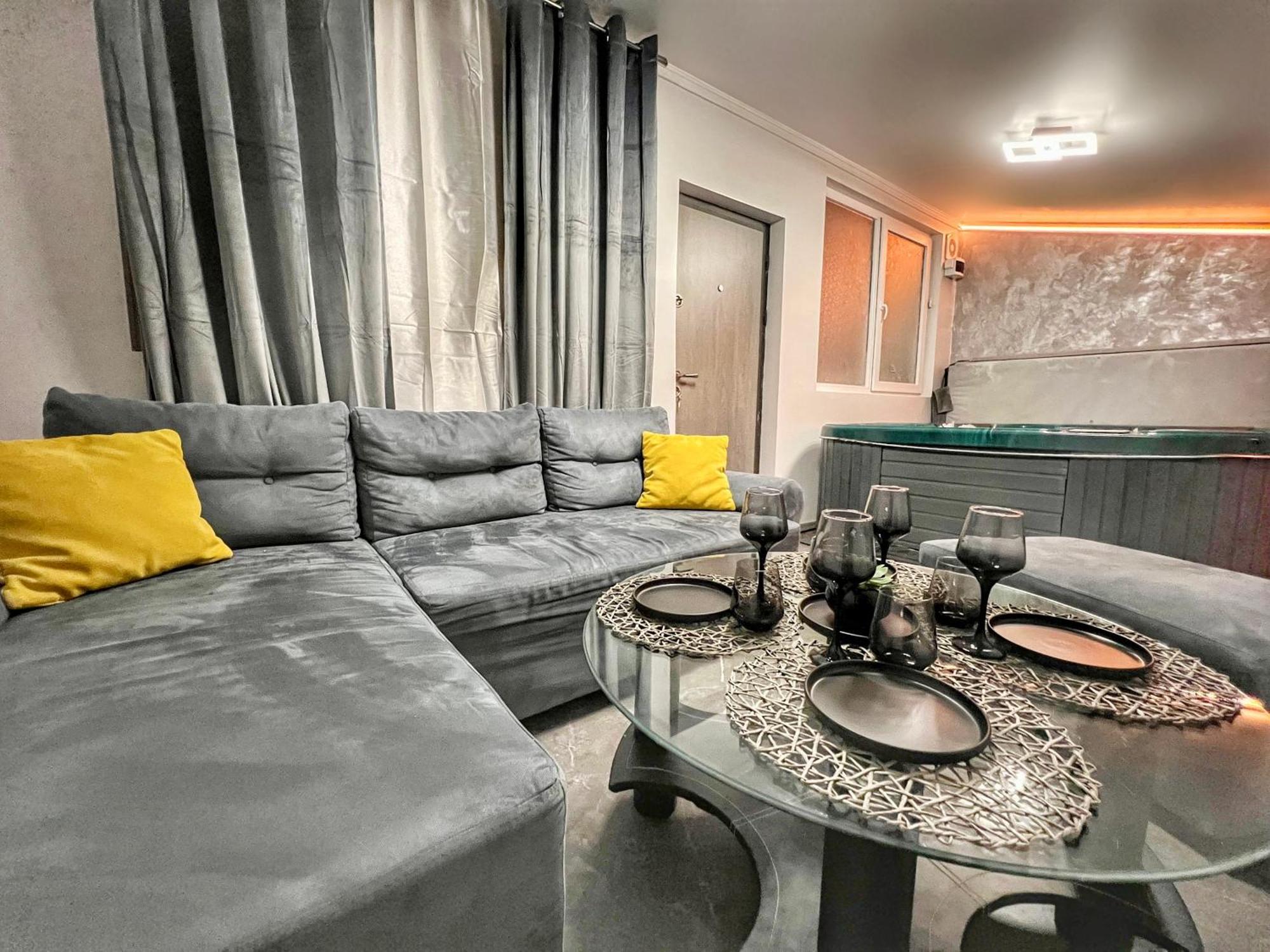 Luxor - Jacuzzi&Cozy Apartments Hermannstadt Exterior foto